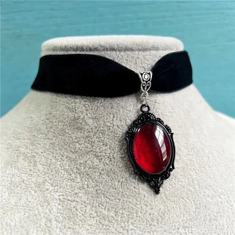 Vampire Cameo Choker